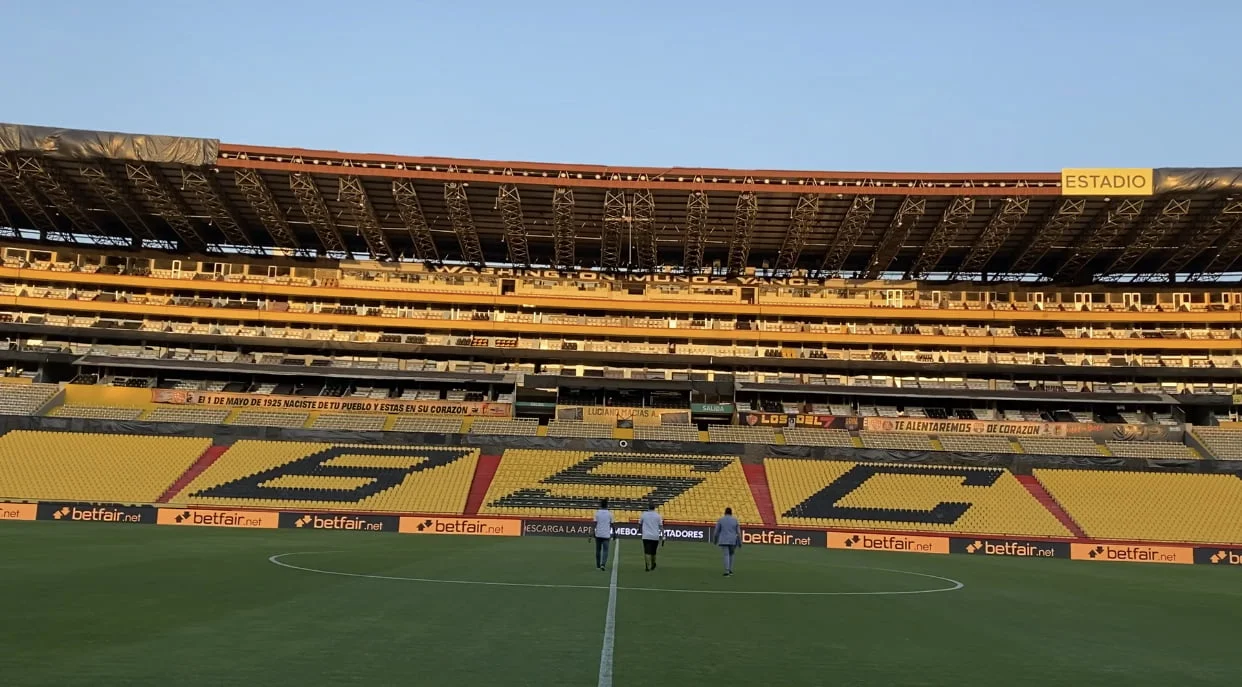 ESTADIO MONUMENTAL BARCELONA SPORTING CLUB GUAYAQUIL ECUADOR SISTEMA DE SONIDO RCF-QSC-SENNHEISER - Imagen 5