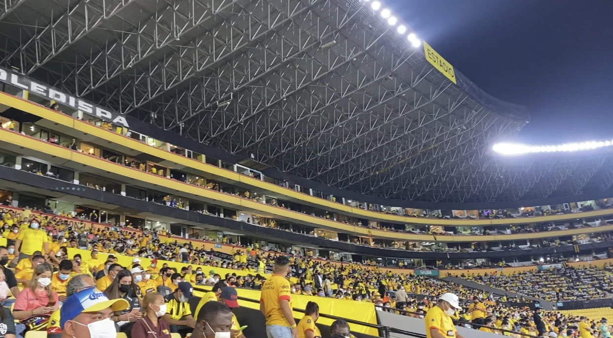 ESTADIO MONUMENTAL BARCELONA SPORTING CLUB GUAYAQUIL ECUADOR SISTEMA DE SONIDO RCF-QSC-SENNHEISER - Imagen 4