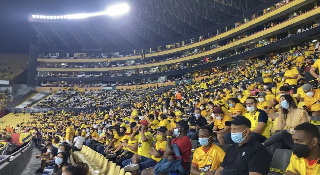 ESTADIO MONUMENTAL BARCELONA SPORTING CLUB GUAYAQUIL ECUADOR SISTEMA DE SONIDO RCF-QSC-SENNHEISER - Imagen 3