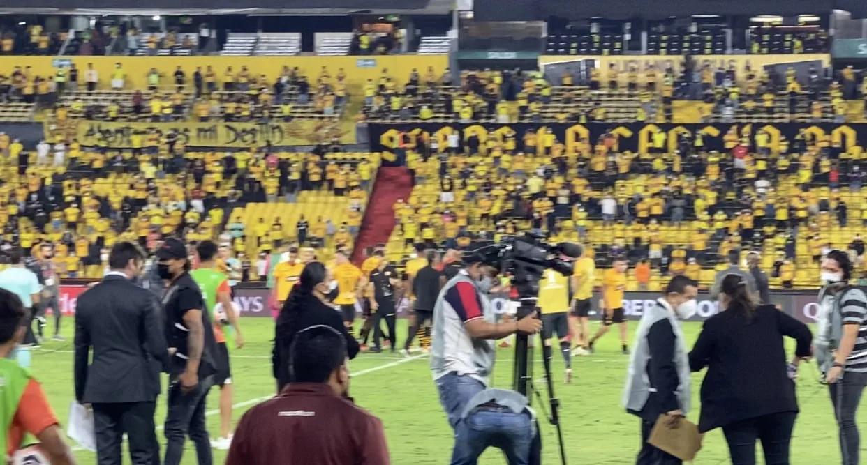 ESTADIO MONUMENTAL BARCELONA SPORTING CLUB GUAYAQUIL ECUADOR SISTEMA DE SONIDO RCF-QSC-SENNHEISER - Imagen 2