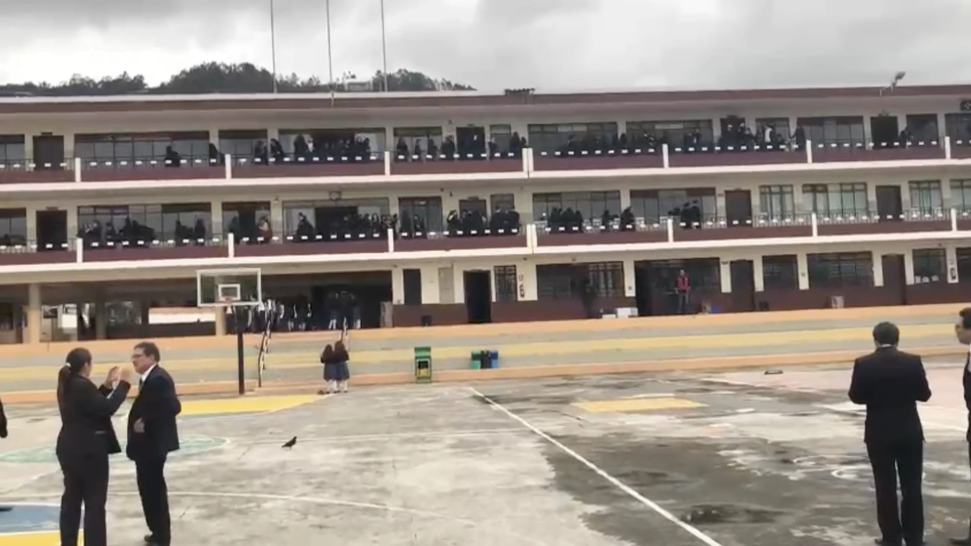 UNIDAD EDUCATIVA SANTO DOMINGO DE GUZMAN AMBATO SISTEMA DE SONIDO